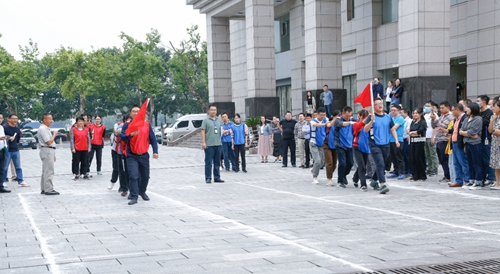 歡度中秋喜迎國(guó)慶 宜化集團(tuán)與宜昌市發(fā)改委共同舉辦趣味運(yùn)動(dòng)會(huì)(圖1)