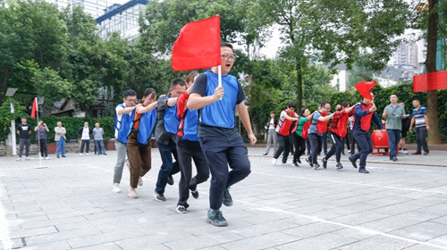 歡度中秋喜迎國(guó)慶 宜化集團(tuán)與宜昌市發(fā)改委共同舉辦趣味運(yùn)動(dòng)會(huì)(圖2)